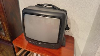 Televisor Antiguo Philips Negro