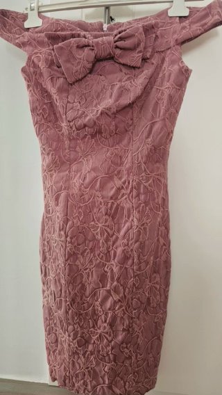Vestidos rosa Topshop terciopelo. Cada 1 por 10€.
