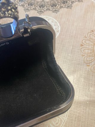 Bolso Clutch Negro con Anillos