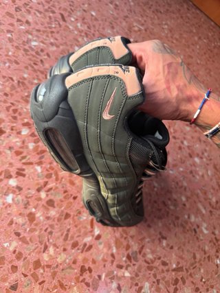 Nike Air Max 95 Verde Oliva y Dorado