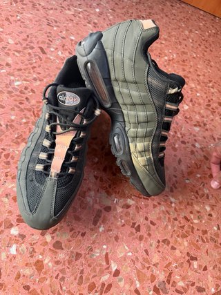Nike Air Max 95 Verde Oliva y Dorado