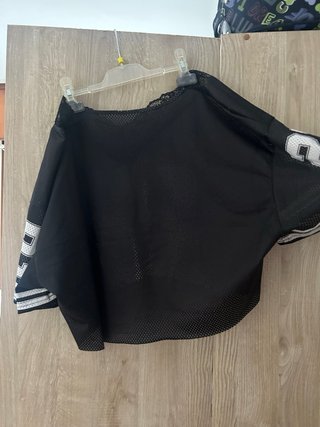 Camiseta con detalles de encaje Shein