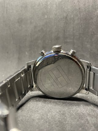 Reloj Tommy Hilfiger Negro y Plateado