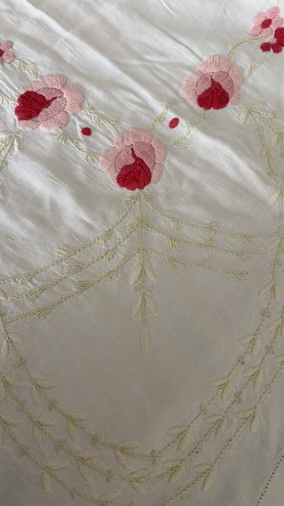 Tovaglia lino vintage anni '60 ricamata a mano