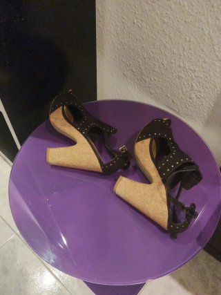 Sandalias Negras Tachuelas de bershka,