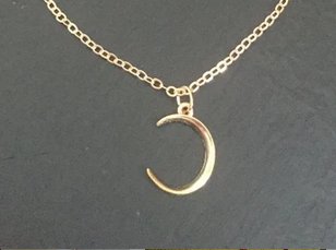 Collar gargantilla dorado luna invertida. NUEVO.