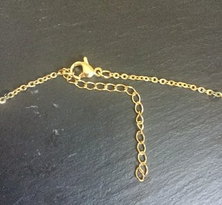 Collar gargantilla dorado luna invertida. NUEVO.