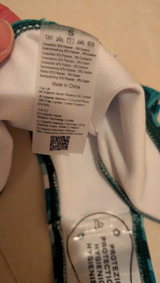 Bikini de rayas verdes y azules
