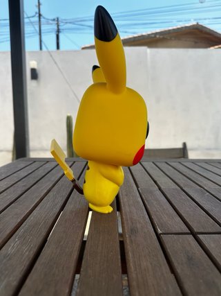 Funko Pop Gigante Pikachu