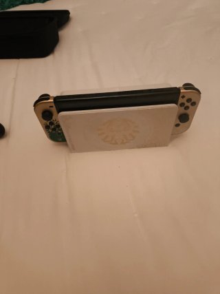 Nintendo Switch OLED Edición Oro y Verde