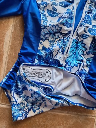 Bañador surf manga larga floral azul