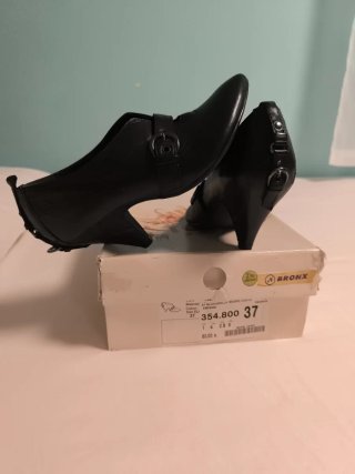Zapatos piel Bronx Tacón Negro