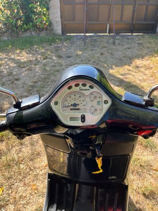 Vespa GTS 125 Negra
