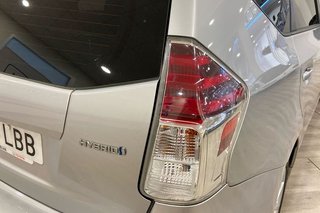 Toyota Prius   + Advance