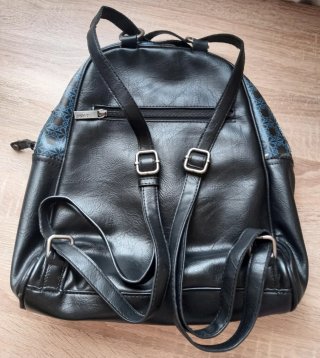 Bolso Mochila SKPAT de piel.
