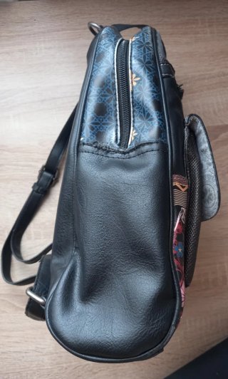 Bolso Mochila SKPAT de piel.