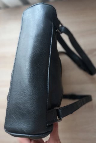 Bolso Mochila SKPAT de piel.