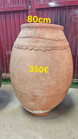 Antiguas tinajas de barro