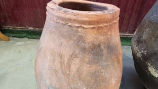Antiguas tinajas de barro