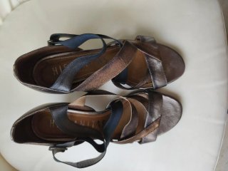 Sandalias Hispanitas Talla 39 doradas y marrones