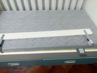 Cuna Stuva IKEA con colchón y barrera