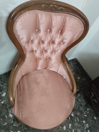 Sillón vintage rosa tapizado
