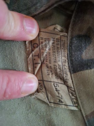 Equipamiento militar camuflaje
