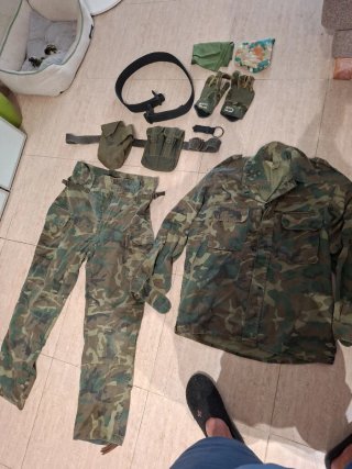 Equipamiento militar camuflaje