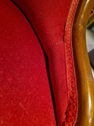Poltrona vintage da toeletta rossa e legno
