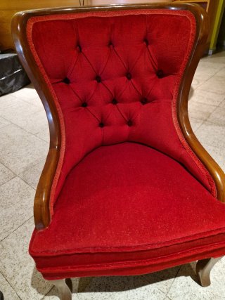 Poltrona vintage da toeletta rossa e legno