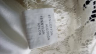 Vestido blanco roto encaje suave
