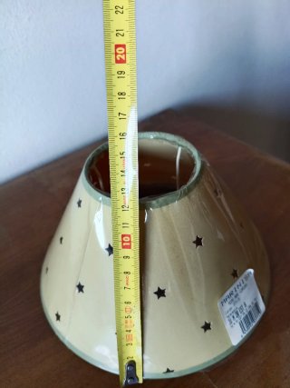 Pantalla de lámpara con estrellas
