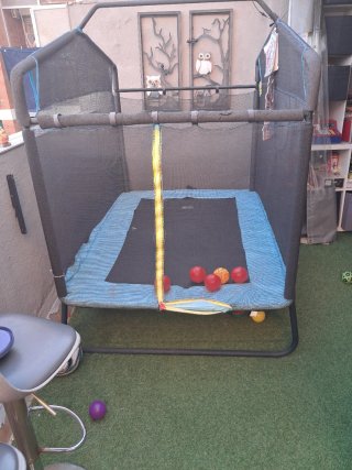 Cama elástica infantil con red de seguridad