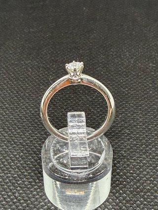 Anello solitario in platino Tiffany & Co.
