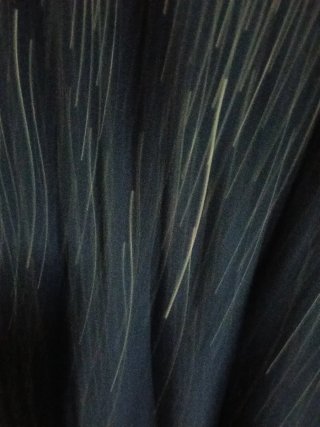 Vestido negro con lunares tachuelas dorados