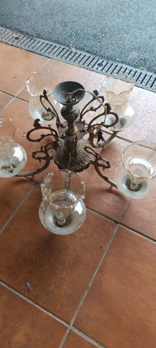 Lámpara de araña vintage dorada