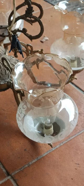 Lámpara de araña vintage dorada