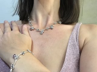 Conjunto gargantilla y pulsera. A estrenar.