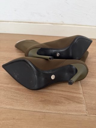 Botines Zara tacón 10 cm verde oliva