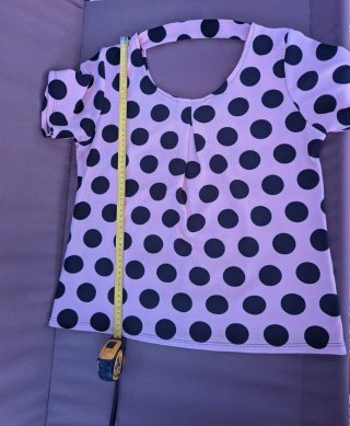 Blusa de lunares rosa y negro