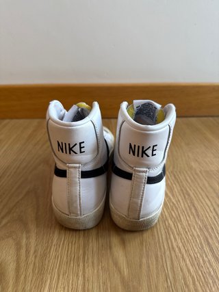 Nike Blazer Mid 77 Blancas y Negras