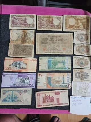 Lote 17 de Billetes Extranjeros Varios Países