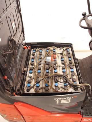 Ref. M-6685 Frontal Eléctrica 3 ruedas Toyota 8 FBEK 18