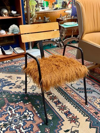 Sedia vintage impilabile con braccioli