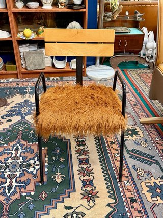 Sedia vintage impilabile con braccioli