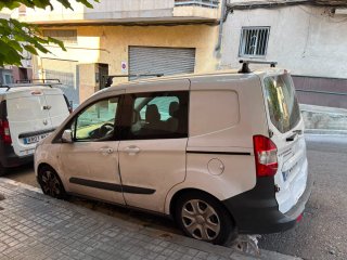 Ford E-Transit Courier 2019