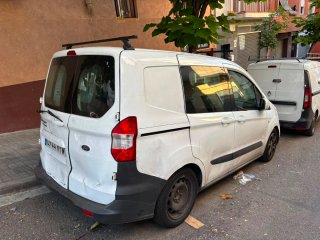 Ford E-Transit Courier 2019