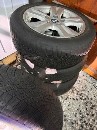 4 Llantas Originales BMW 17’ con neumaticos nuevos