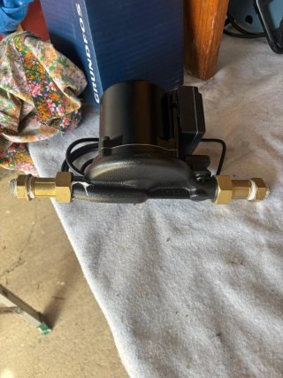 Bomba presurizadora Grundfos UPA 15-120