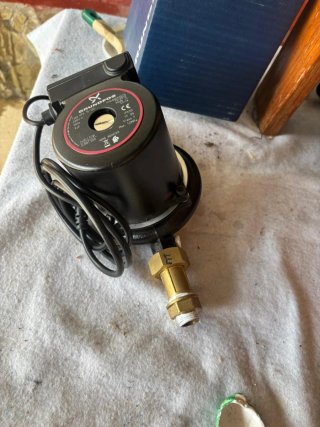 Bomba presurizadora Grundfos UPA 15-120